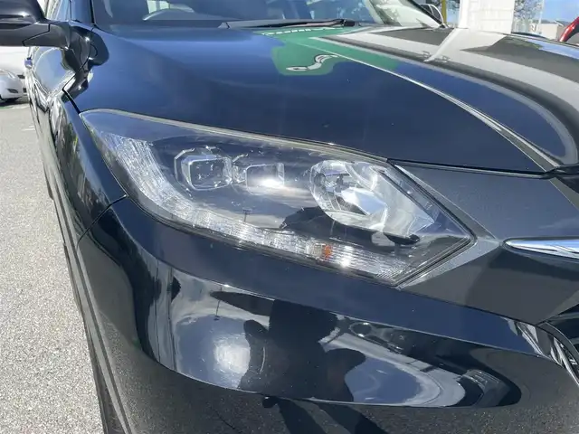 ホンダ ヴェゼル S 兵庫県 2014(平26)年 11.6万km クリスタルブラックパール 取扱説明書/保証書/純正ナビ（FM/AM//DVD/CD/USB/伊Pod/Music Rack/SD/Bluetooth/フルセグ）/ワンオーナー/パドルシフト/スマートキー/ETC/ドライブレコーダー前方/バックカメラ/ハーフレザーシート/シートヒーター/純正フロアマット/純正アルミホイール/電動パーキング/ブレーキホールド/衝突軽減ブレーキ/クルーズコントロール/ステアリングリモコン/アイドリングストップ/ルーフレール