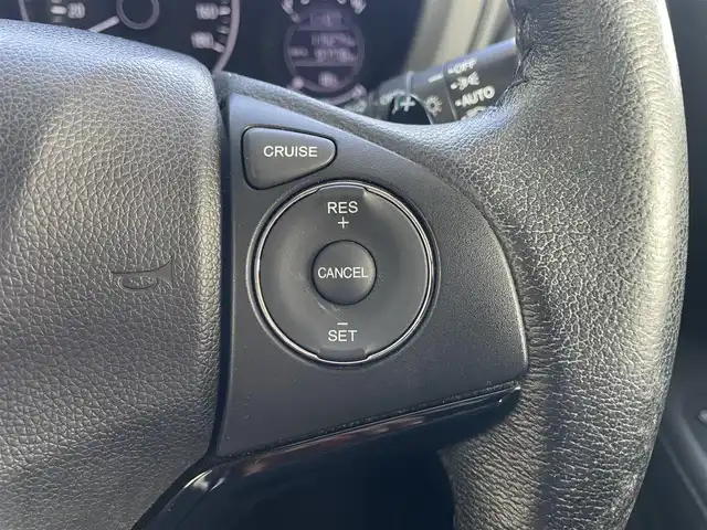 ホンダ ヴェゼル S 兵庫県 2014(平26)年 11.6万km クリスタルブラックパール 取扱説明書/保証書/純正ナビ（FM/AM//DVD/CD/USB/伊Pod/Music Rack/SD/Bluetooth/フルセグ）/ワンオーナー/パドルシフト/スマートキー/ETC/ドライブレコーダー前方/バックカメラ/ハーフレザーシート/シートヒーター/純正フロアマット/純正アルミホイール/電動パーキング/ブレーキホールド/衝突軽減ブレーキ/クルーズコントロール/ステアリングリモコン/アイドリングストップ/ルーフレール