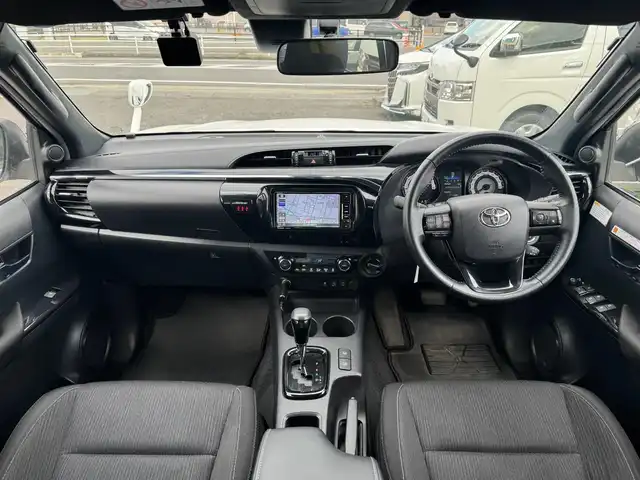 トヨタ ハイラックス Z ブラックラリーエディション 滋賀県 2019(平31)年 4.6万km スーパーホワイトⅡ ワンオーナー/ストラーダフルセグナビ/　フルセグ Bluetooth CD DVD AM FM /バックカメラ/ドライブレコーダー/純正LEDヘッドランプ/純正LEDフォグランプ/スペアタイヤ/サイドステップ/プリクラッシュセーフティ/クルーズコントロール/レーンディパーチャーアラート/ETC/純正18インチアルミ/ダンロップ GRANDTREK ホワイトレタータイヤ/フロアマット/RUGGED COVER/スマートキー×2/プッシュスタート/