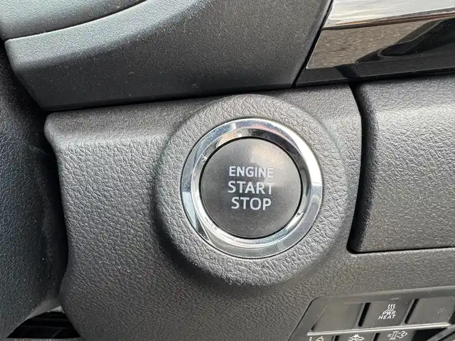 トヨタ ハイラックス Z ブラックラリーエディション 滋賀県 2019(平31)年 4.6万km スーパーホワイトⅡ ワンオーナー/ストラーダフルセグナビ/　フルセグ Bluetooth CD DVD AM FM /バックカメラ/ドライブレコーダー/純正LEDヘッドランプ/純正LEDフォグランプ/スペアタイヤ/サイドステップ/プリクラッシュセーフティ/クルーズコントロール/レーンディパーチャーアラート/ETC/純正18インチアルミ/ダンロップ GRANDTREK ホワイトレタータイヤ/フロアマット/RUGGED COVER/スマートキー×2/プッシュスタート/