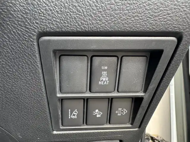 トヨタ ハイラックス Z ブラックラリーエディション 滋賀県 2019(平31)年 4.6万km スーパーホワイトⅡ ワンオーナー/ストラーダフルセグナビ/　フルセグ Bluetooth CD DVD AM FM /バックカメラ/ドライブレコーダー/純正LEDヘッドランプ/純正LEDフォグランプ/スペアタイヤ/サイドステップ/プリクラッシュセーフティ/クルーズコントロール/レーンディパーチャーアラート/ETC/純正18インチアルミ/ダンロップ GRANDTREK ホワイトレタータイヤ/フロアマット/RUGGED COVER/スマートキー×2/プッシュスタート/