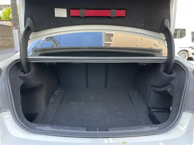 ＢＭＷ ３２０ｉ xDrive Mスポーツ 東京都 2018(平30)年 1.5万km アルピンホワイトⅢ ワンオーナー/ターボ/純正HDDナビ/ (Bluetooth/USB/DVD)/バックカメラ/ミラー一体型ETC/前席パワーシート/前席シートヒーター/インテリジェントセーフティ/アクティブ・クルーズ・コントロール/レーンアシスト/レーン・ディパーチャー・ウォーニング/レーン・チェンジ・ウォーニング/横滑り防止装置/スマートキー/純正18インチアルミホイール/パドルシフト/オートライト/純正LEDヘッドライト/カーテンエアバック/スペアキー1本/保証書/取扱説明書