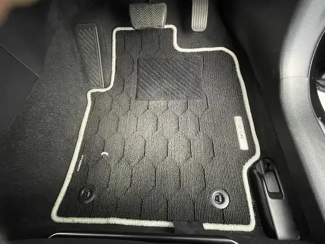 トヨタ カローラツーリング ハイブリッド ダブルバイビー 群馬県 2021(令3)年 3.9万km スパークリングブラックパールクリスタルシャイン 純正８型ナビ　バックカメラ　フルセグＴＶ　ＣＤ／ＤＶＤ　ハーフレザーシート　ステアリングヒーター　ＬＥＤヘッドライト　オートマチックハイビーム　衝突被害軽減ブレーキ　レーンアシスト　ＥＴＣ　禁煙車