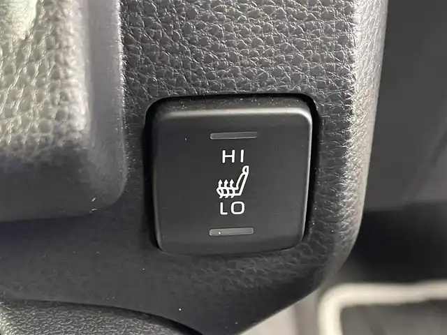 トヨタ カローラツーリング ハイブリッド ダブルバイビー 群馬県 2021(令3)年 3.9万km スパークリングブラックパールクリスタルシャイン 純正８型ナビ　バックカメラ　フルセグＴＶ　ＣＤ／ＤＶＤ　ハーフレザーシート　ステアリングヒーター　ＬＥＤヘッドライト　オートマチックハイビーム　衝突被害軽減ブレーキ　レーンアシスト　ＥＴＣ　禁煙車