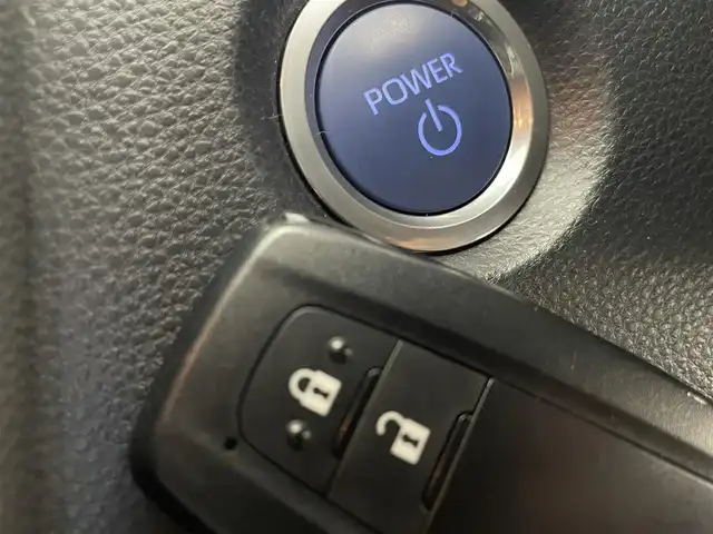 トヨタ カローラツーリング ハイブリッド ダブルバイビー 群馬県 2021(令3)年 3.9万km スパークリングブラックパールクリスタルシャイン 純正８型ナビ　バックカメラ　フルセグＴＶ　ＣＤ／ＤＶＤ　ハーフレザーシート　ステアリングヒーター　ＬＥＤヘッドライト　オートマチックハイビーム　衝突被害軽減ブレーキ　レーンアシスト　ＥＴＣ　禁煙車