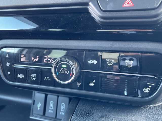 ホンダ Ｎ ＢＯＸ カスタム L 山口県 2021(令3)年 4.3万km プラチナホワイトパール ワンオーナー　/純正７型ナビ/AM/FM/CD/DVD/Bluetooth/フルセグTV/バックカメラ　/片側パワースライドドア　/スマートキー×２　/LEDヘッドライト　/コーナーセンサー　/クルーズコントロール　/レーンキープアシスト　/前席シートヒーター　/オートライト　/純正フロアマット　/純正１４インチアルミホイール　/衝突被害軽減ブレーキ　/ETC