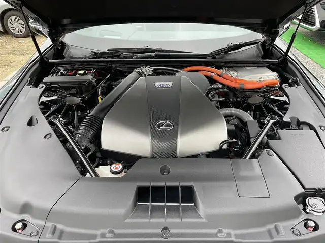 レクサス ＬＣ 500h Lパッケージ 兵庫県 2017(平29)年 3万km グラファイトブラックガラスフレーク /内装：ダークローズ//OP 21インチAW//OP カラーヘッドアップディスプレイ//OP マークレビンソンプレミアムサウンド//ガラスパノラマルーフ//純正SDナビ//地デジ/DVD/BT/USB/AUX/Miracast//ステアリングリモコン//ステアリングヒーター//本革シート（ヒーター/ベンチレーション/電動/運転席メモリ）//ナノイーエアコン//ビルトインETC//3眼フルLEDヘッドランプ//パドルシフト//タイヤ空気圧警報（TPWS）//走行モード/（Eco/Comfort/Normal/Sport/Sportプラス）//ドライブレコーダー//H30/R1/2/3/4年点検記録簿/【セーフティ】//プリクラッシュセーフティ（PCS）//レーンキーピングアシスト（LKA）//オートマチックハイビーム（AHB）//レーダークルーズコントロール//ブラインドスポットモニター（BSM）//リヤクロストラフィックアラート（RCTA）//クリアランスソナー