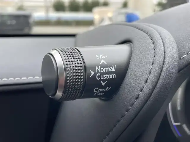 レクサス ＬＣ 500h Lパッケージ 兵庫県 2017(平29)年 3万km グラファイトブラックガラスフレーク /内装：ダークローズ//OP 21インチAW//OP カラーヘッドアップディスプレイ//OP マークレビンソンプレミアムサウンド//ガラスパノラマルーフ//純正SDナビ//地デジ/DVD/BT/USB/AUX/Miracast//ステアリングリモコン//ステアリングヒーター//本革シート（ヒーター/ベンチレーション/電動/運転席メモリ）//ナノイーエアコン//ビルトインETC//3眼フルLEDヘッドランプ//パドルシフト//タイヤ空気圧警報（TPWS）//走行モード/（Eco/Comfort/Normal/Sport/Sportプラス）//ドライブレコーダー//H30/R1/2/3/4年点検記録簿/【セーフティ】//プリクラッシュセーフティ（PCS）//レーンキーピングアシスト（LKA）//オートマチックハイビーム（AHB）//レーダークルーズコントロール//ブラインドスポットモニター（BSM）//リヤクロストラフィックアラート（RCTA）//クリアランスソナー