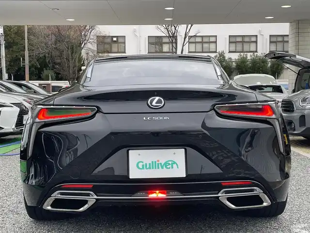 レクサス ＬＣ 500h Lパッケージ 兵庫県 2017(平29)年 3万km グラファイトブラックガラスフレーク /内装：ダークローズ//OP 21インチAW//OP カラーヘッドアップディスプレイ//OP マークレビンソンプレミアムサウンド//ガラスパノラマルーフ//純正SDナビ//地デジ/DVD/BT/USB/AUX/Miracast//ステアリングリモコン//ステアリングヒーター//本革シート（ヒーター/ベンチレーション/電動/運転席メモリ）//ナノイーエアコン//ビルトインETC//3眼フルLEDヘッドランプ//パドルシフト//タイヤ空気圧警報（TPWS）//走行モード/（Eco/Comfort/Normal/Sport/Sportプラス）//ドライブレコーダー//H30/R1/2/3/4年点検記録簿/【セーフティ】//プリクラッシュセーフティ（PCS）//レーンキーピングアシスト（LKA）//オートマチックハイビーム（AHB）//レーダークルーズコントロール//ブラインドスポットモニター（BSM）//リヤクロストラフィックアラート（RCTA）//クリアランスソナー