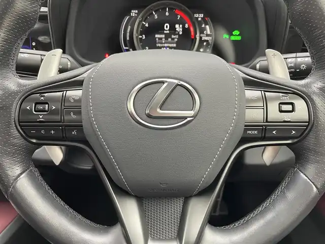 レクサス ＬＣ 500h Lパッケージ 兵庫県 2017(平29)年 3万km グラファイトブラックガラスフレーク /内装：ダークローズ//OP 21インチAW//OP カラーヘッドアップディスプレイ//OP マークレビンソンプレミアムサウンド//ガラスパノラマルーフ//純正SDナビ//地デジ/DVD/BT/USB/AUX/Miracast//ステアリングリモコン//ステアリングヒーター//本革シート（ヒーター/ベンチレーション/電動/運転席メモリ）//ナノイーエアコン//ビルトインETC//3眼フルLEDヘッドランプ//パドルシフト//タイヤ空気圧警報（TPWS）//走行モード/（Eco/Comfort/Normal/Sport/Sportプラス）//ドライブレコーダー//H30/R1/2/3/4年点検記録簿/【セーフティ】//プリクラッシュセーフティ（PCS）//レーンキーピングアシスト（LKA）//オートマチックハイビーム（AHB）//レーダークルーズコントロール//ブラインドスポットモニター（BSM）//リヤクロストラフィックアラート（RCTA）//クリアランスソナー
