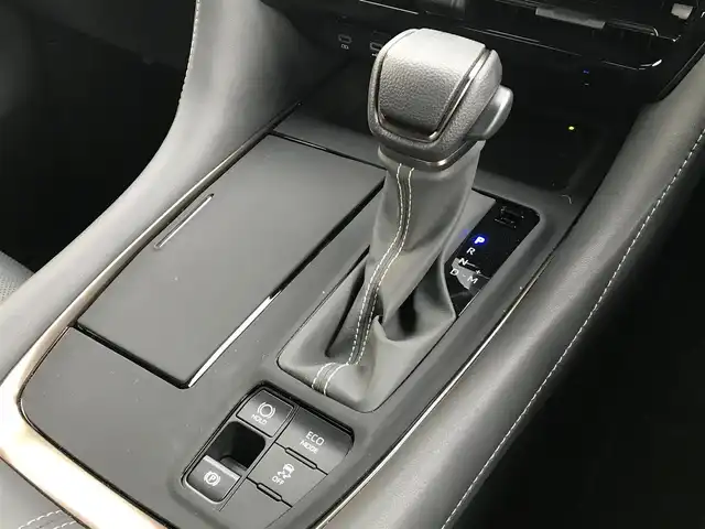 トヨタ アルファード Z 富山県 2025(令7)年 0.4万km ブラック ・メーカーOP/ユニバーサルステップ/ヘッドアップディスプレイ/フリップダウンモニター/ムーンルーフ/純正ディスプレイオーディオ/ナビ/フルセグTV/Bluetooth/デジタルインナーミラー/ドライブレコーダー/プリクラッシュセーフティ/レーンキープアシスト/クリアランスソナー/ブラインドスポットモニター/レーダークルーズコントロール/両側パワースライドドア/メモリー付パワーシート/電動リアゲート/ETC2.0