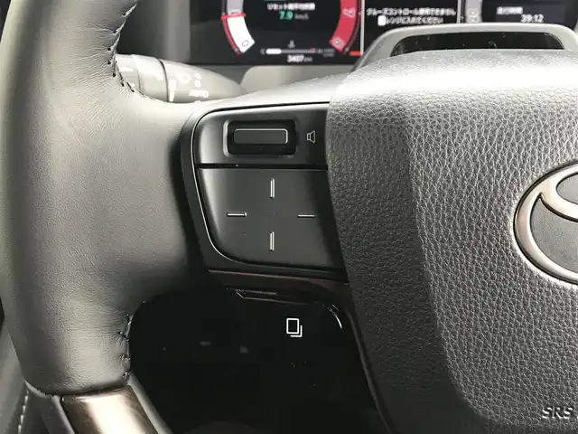 トヨタ アルファード Z 富山県 2025(令7)年 0.4万km ブラック ・メーカーOP/ユニバーサルステップ/ヘッドアップディスプレイ/フリップダウンモニター/ムーンルーフ/純正ディスプレイオーディオ/ナビ/フルセグTV/Bluetooth/デジタルインナーミラー/ドライブレコーダー/プリクラッシュセーフティ/レーンキープアシスト/クリアランスソナー/ブラインドスポットモニター/レーダークルーズコントロール/両側パワースライドドア/メモリー付パワーシート/電動リアゲート/ETC2.0