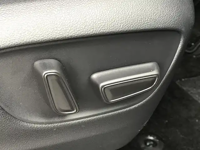 トヨタ アルファード Z 富山県 2025(令7)年 0.4万km ブラック ・メーカーOP/ユニバーサルステップ/ヘッドアップディスプレイ/フリップダウンモニター/ムーンルーフ/純正ディスプレイオーディオ/ナビ/フルセグTV/Bluetooth/デジタルインナーミラー/ドライブレコーダー/プリクラッシュセーフティ/レーンキープアシスト/クリアランスソナー/ブラインドスポットモニター/レーダークルーズコントロール/両側パワースライドドア/メモリー付パワーシート/電動リアゲート/ETC2.0