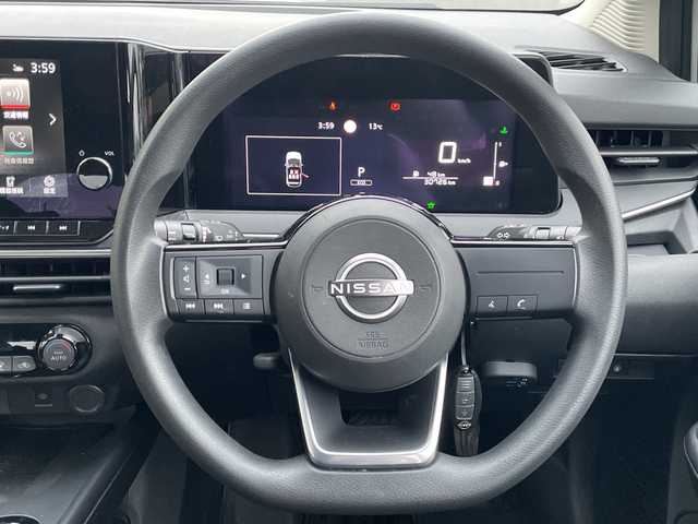 日産 ノート X 岡山県 2021(令3)年 3.1万km ピュアホワイトパール 純正9インチディスプレイオーディオ/フルセグTV、Bluetooth、AM、FM/AppleCarplay、AndroidAuto/ビルトインETC/全方位カメラ/インテリジェントルームミラー/純正ドライブレコーダー/ワイヤレス充電/USB電源ソケット/インテリジェントエマージェンシーブレーキ/標識検知機能/駐車支援/後退時車両検知機能/ふらつき警報/側方支援/後側方支援/速度標識表示/フロント＆バックソナー/エクステリアパッケージ/・フロントバンパーフィニッシャー/・サイドフィルフィニッシャー/・リアバンパーフィニッシャー