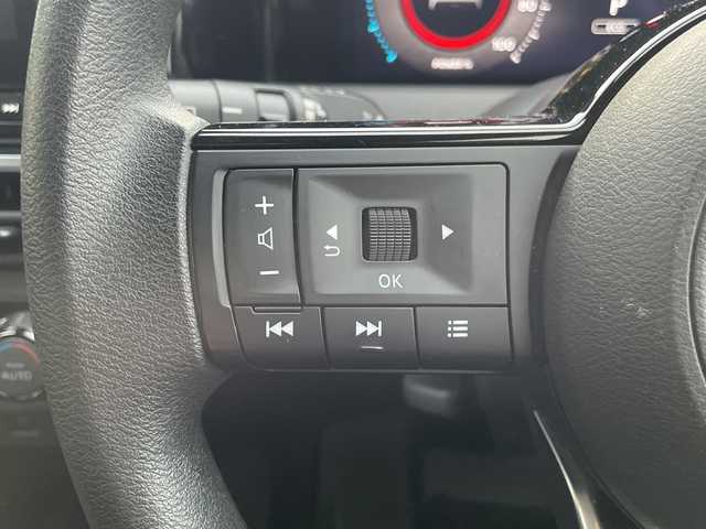 日産 ノート X 岡山県 2021(令3)年 3.1万km ピュアホワイトパール 純正9インチディスプレイオーディオ/フルセグTV、Bluetooth、AM、FM/AppleCarplay、AndroidAuto/ビルトインETC/全方位カメラ/インテリジェントルームミラー/純正ドライブレコーダー/ワイヤレス充電/USB電源ソケット/インテリジェントエマージェンシーブレーキ/標識検知機能/駐車支援/後退時車両検知機能/ふらつき警報/側方支援/後側方支援/速度標識表示/フロント＆バックソナー/エクステリアパッケージ/・フロントバンパーフィニッシャー/・サイドフィルフィニッシャー/・リアバンパーフィニッシャー