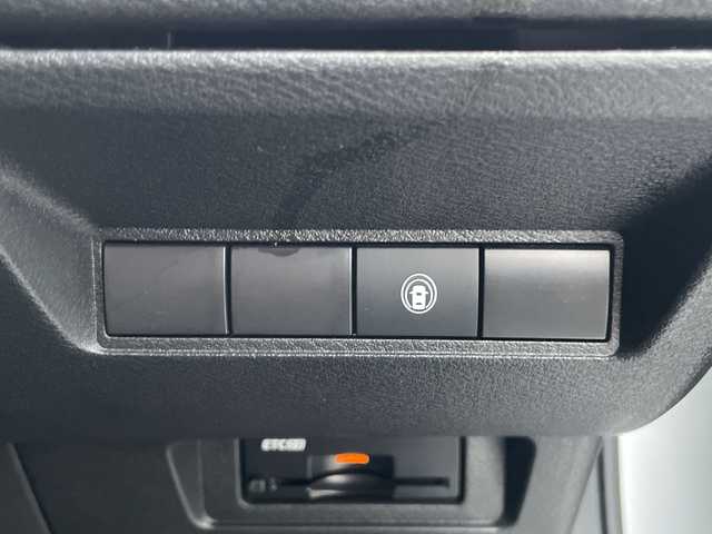 日産 ノート X 岡山県 2021(令3)年 3.1万km ピュアホワイトパール 純正9インチディスプレイオーディオ/フルセグTV、Bluetooth、AM、FM/AppleCarplay、AndroidAuto/ビルトインETC/全方位カメラ/インテリジェントルームミラー/純正ドライブレコーダー/ワイヤレス充電/USB電源ソケット/インテリジェントエマージェンシーブレーキ/標識検知機能/駐車支援/後退時車両検知機能/ふらつき警報/側方支援/後側方支援/速度標識表示/フロント＆バックソナー/エクステリアパッケージ/・フロントバンパーフィニッシャー/・サイドフィルフィニッシャー/・リアバンパーフィニッシャー