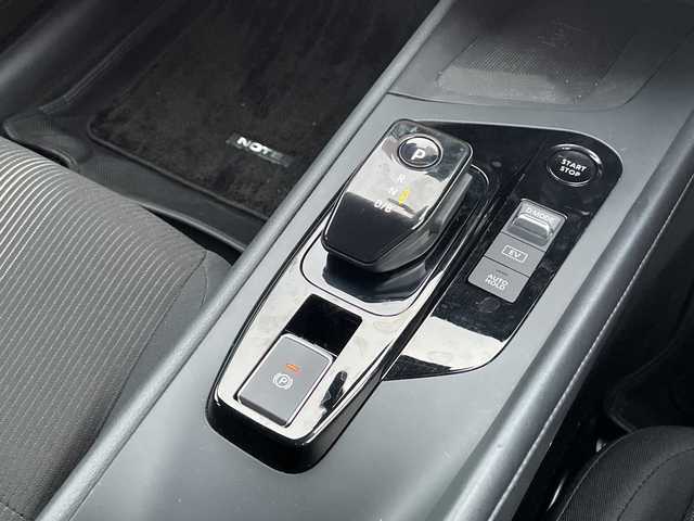 日産 ノート X 岡山県 2021(令3)年 3.1万km ピュアホワイトパール 純正9インチディスプレイオーディオ/フルセグTV、Bluetooth、AM、FM/AppleCarplay、AndroidAuto/ビルトインETC/全方位カメラ/インテリジェントルームミラー/純正ドライブレコーダー/ワイヤレス充電/USB電源ソケット/インテリジェントエマージェンシーブレーキ/標識検知機能/駐車支援/後退時車両検知機能/ふらつき警報/側方支援/後側方支援/速度標識表示/フロント＆バックソナー/エクステリアパッケージ/・フロントバンパーフィニッシャー/・サイドフィルフィニッシャー/・リアバンパーフィニッシャー