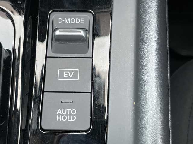 日産 ノート X 岡山県 2021(令3)年 3.1万km ピュアホワイトパール 純正9インチディスプレイオーディオ/フルセグTV、Bluetooth、AM、FM/AppleCarplay、AndroidAuto/ビルトインETC/全方位カメラ/インテリジェントルームミラー/純正ドライブレコーダー/ワイヤレス充電/USB電源ソケット/インテリジェントエマージェンシーブレーキ/標識検知機能/駐車支援/後退時車両検知機能/ふらつき警報/側方支援/後側方支援/速度標識表示/フロント＆バックソナー/エクステリアパッケージ/・フロントバンパーフィニッシャー/・サイドフィルフィニッシャー/・リアバンパーフィニッシャー