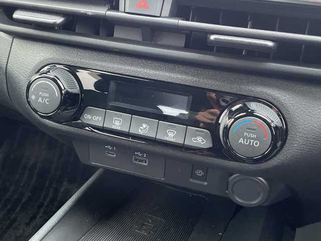 日産 ノート X 岡山県 2021(令3)年 3.1万km ピュアホワイトパール 純正9インチディスプレイオーディオ/フルセグTV、Bluetooth、AM、FM/AppleCarplay、AndroidAuto/ビルトインETC/全方位カメラ/インテリジェントルームミラー/純正ドライブレコーダー/ワイヤレス充電/USB電源ソケット/インテリジェントエマージェンシーブレーキ/標識検知機能/駐車支援/後退時車両検知機能/ふらつき警報/側方支援/後側方支援/速度標識表示/フロント＆バックソナー/エクステリアパッケージ/・フロントバンパーフィニッシャー/・サイドフィルフィニッシャー/・リアバンパーフィニッシャー