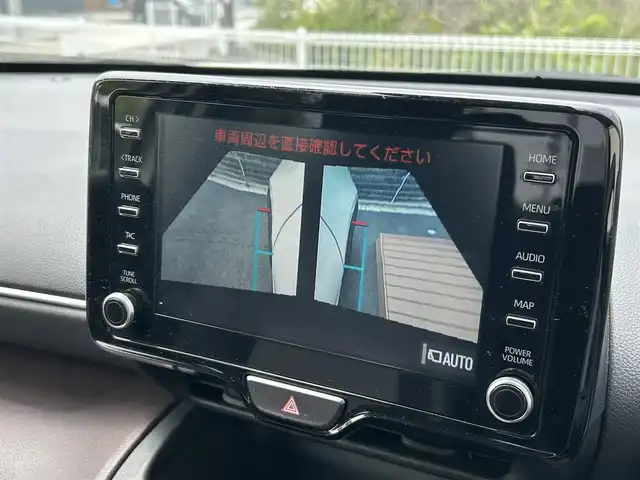 トヨタ ヤリスクロス ハイブリッド Z 福岡県 2020(令2)年 8.6万km ホワイトパールクリスタルシャイン ・純正ディスプレイオーディオ（Bluetooth・Miracast）/・全方位カメラ/・ブラインドスポットモニター/・ETC/・ドライブレコーダー/・D席パワーシート/・D/N席シートヒーター/・ステアリングスイッチ/・クルーズコントロール（追従走行あり）/・ブレーキホールド機能/・オートマチックハイビーム/・レーンキープアシスト/・横滑り防止装置/・純正フルエアロパーツ/・純正LEDヘッドライト/・フォグランプ/・オート電動格納ミラー/・トップテザー/・１００V充電