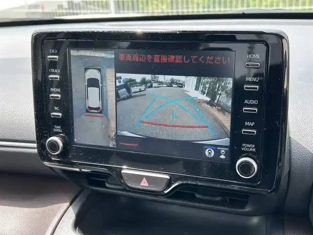 トヨタ ヤリスクロス ハイブリッド Z 福岡県 2020(令2)年 8.6万km ホワイトパールクリスタルシャイン ・純正ディスプレイオーディオ（Bluetooth・Miracast）/・全方位カメラ/・ブラインドスポットモニター/・ETC/・ドライブレコーダー/・D席パワーシート/・D/N席シートヒーター/・ステアリングスイッチ/・クルーズコントロール（追従走行あり）/・ブレーキホールド機能/・オートマチックハイビーム/・レーンキープアシスト/・横滑り防止装置/・純正フルエアロパーツ/・純正LEDヘッドライト/・フォグランプ/・オート電動格納ミラー/・トップテザー/・１００V充電