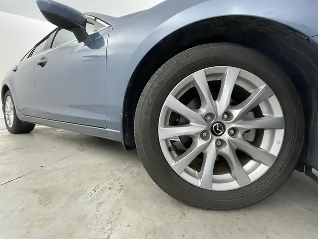 マツダ アテンザ ワゴン XD 福岡県 2014(平26)年 5.7万km ブルーリフレックスマイカ 純正ナビ（ＢＴ，フルセグＴＶ）　/ＥＴＣ　/パドルシフト　/マツダ・レーダー・クルーズ・コントロール　/アイドリングストップ　/ルーフレール　/ステアリングリモコン　/革巻きステアリング　/ＬＥＤ　/純正１７インチＡＷ