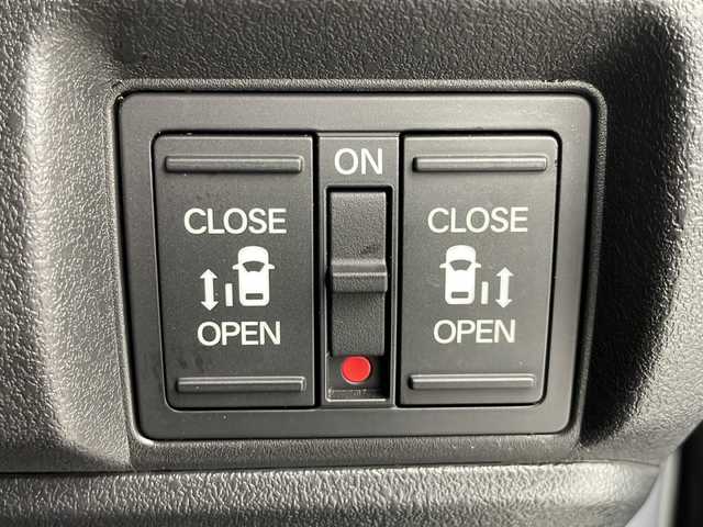 ホンダ Ｎ ＢＯＸ カスタム ターボ コーディネートS 愛知県 2023(令5)年 2.2万km グレーⅡ ターボ/両側パワースライドドア/レーダークルーズコントロール（追従あり）/ドライブレコーダー/Staradaナビ/フルセグTV/CD/DVD/Bluetooth接続/横滑り防止装置/盗難防止装置/コーナーセンサー/トラクションコントロール/純正ドアバイザー/純正フロアマット/純正アルミホイール/電格ミラー/ステアリングリモコン/パドルシフト/スマートキー/ETC