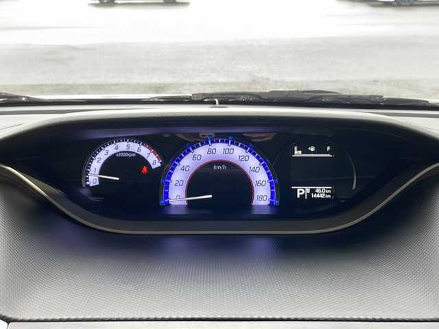 三菱 デリカＤ：２ カスタムHV　MV 富山県 2017(平29)年 1.5万km シルバー ワンオーナー/純正メモリナビ/　（BlueTooth/CD/DVD/AM/FM/フルセグTV） /純正アルミホイール/両側パワースライドドア/衝突被害軽減システム/車線逸脱警告機能/横滑り防止機能/フルフラットシート/クルーズコントロール/フロントLEDライト＋フォグランプ/保証書/取扱説明書/記録簿