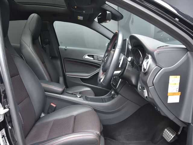 メルセデス・ベンツ ＧＬＡ１８０ スポーツ 和歌山県 2015(平27)年 4万km コスモスブラック パノラマSR /レザーEXパッケージ /黒革 /ナビ/TV /Bカメラ/オートテールゲート /パワーシート /シートヒーター /前後ドラレコ /レーダーセーフティパッケージ /キーレスゴー /アイドリングストップ /前後センサー /純18incAW /LEDライト /ETC/取扱説明書/保証書/スペアキー