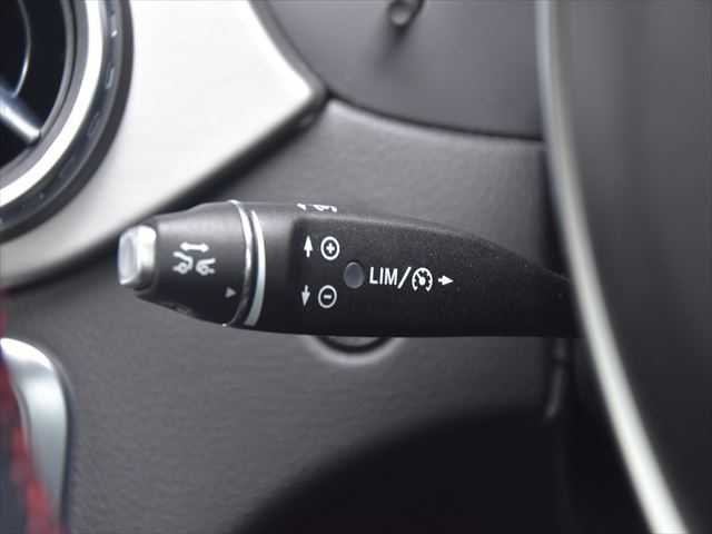 メルセデス・ベンツ ＧＬＡ１８０ スポーツ 和歌山県 2015(平27)年 4万km コスモスブラック パノラマSR /レザーEXパッケージ /黒革 /ナビ/TV /Bカメラ/オートテールゲート /パワーシート /シートヒーター /前後ドラレコ /レーダーセーフティパッケージ /キーレスゴー /アイドリングストップ /前後センサー /純18incAW /LEDライト /ETC/取扱説明書/保証書/スペアキー