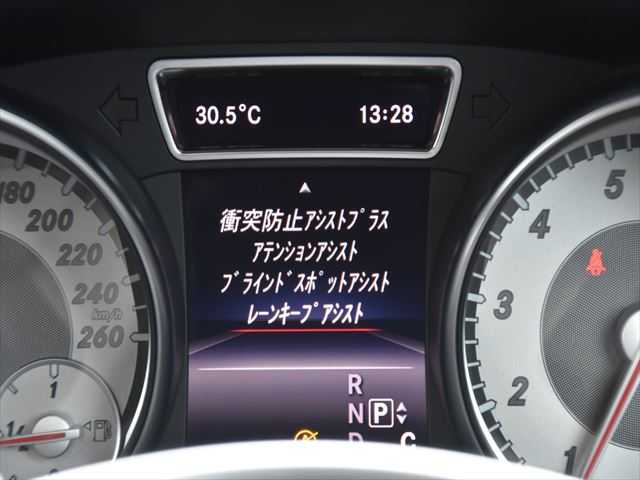 メルセデス・ベンツ ＧＬＡ１８０ スポーツ 和歌山県 2015(平27)年 4万km コスモスブラック パノラマSR /レザーEXパッケージ /黒革 /ナビ/TV /Bカメラ/オートテールゲート /パワーシート /シートヒーター /前後ドラレコ /レーダーセーフティパッケージ /キーレスゴー /アイドリングストップ /前後センサー /純18incAW /LEDライト /ETC/取扱説明書/保証書/スペアキー