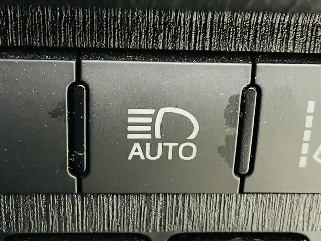 トヨタ プリウス α S ツーリングセレクション 福島県 2020(令2)年 7.2万km ダークブルーマイカ ワンオーナー/トヨタセーフティセンス/・衝突被害軽減ブレーキ/・車線逸脱警報装置/・レーダークルーズコントロール/・オートハイビーム/純正9インチナビ/・型番：NSZT-Y68T/【フルセグTV/BT/SD/CD/DVD/FM/AM】/・バックカメラ/ETC/前後ドライブレコーダー/革張ステアリング/・ステアリングリモコン/プッシュスタート/・スマートキー/LEDヘッドライト/・フォグライト/・オートライト/電動格納ミラー/・ウィンカーミラー/純正フロアマット/純正17インチアルミ/アイドリングストップ/取扱説明書/保証書/記録簿