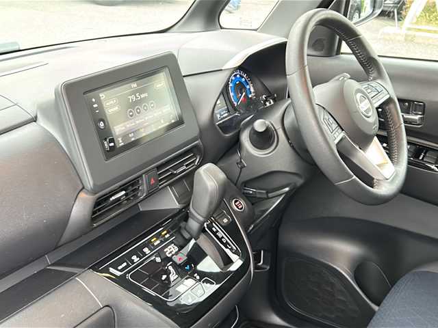 日産 ルークス HWS Gターボ プロパイロットED 埼玉県 2021(令3)年 1.9万km ホワイトパール ワンオーナー/４WD/純正ディスプレイオーディオ/　AM/FM/BT/USB/iPod/ドラレコ連動/ハンズフリー両側パワースライドドア/プロパイロット/インテリジェントエマージェンシーブレーキ/インテリジェントアラウンドビューモニター/プラズマクラスター付リアシーリングファン/純正ドライブレコーダー(DJ4-S)/ETC/純正15インチアルミホイール/衝突安全ボディー/EBD（電子制動力配分装置）	/盗難防止システム	/VDC（ビークルダイナミクスコントロール）/トラクションコントロール/分割可倒式リアシート	分割式/UVカット付きプライバシーガラス/保証書/取扱説明書/スペアキー1本