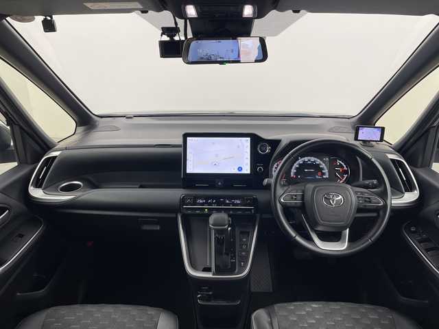 トヨタ ヴォクシー S－Z 群馬県 2023(令5)年 5.3万km アティチュードブラックマイカ 純正１０．５型ナビ　純正１４型後席モニター　バックカメラ　アダプティブクルーズコントロール　両側パワースライドドア　シートヒーター　前後ドライブレコーダー　ＥＴＣ２．０　ＬＥＤヘッドライト　禁煙車