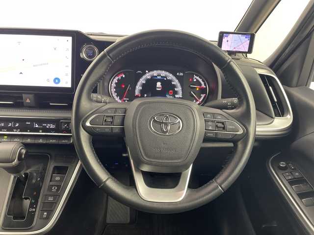 トヨタ ヴォクシー S－Z 群馬県 2023(令5)年 5.3万km アティチュードブラックマイカ 純正１０．５型ナビ　純正１４型後席モニター　バックカメラ　アダプティブクルーズコントロール　両側パワースライドドア　シートヒーター　前後ドライブレコーダー　ＥＴＣ２．０　ＬＥＤヘッドライト　禁煙車