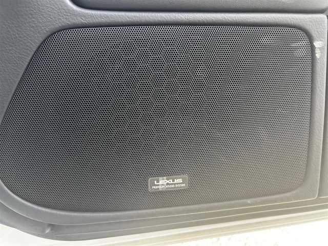 レクサス ＬＳ 460 バージョンC Iパッケージ 愛知県 2016(平28)年 2.3万km ソニッククォーツ 禁煙車/純正メモリナビ/　AM/FM/BT/CD/DVD/AUX/USB/フルセグTV/LEXUSプレミアムサウンド/サンルーフ/前席パワーシート/前席エアシート/シートヒーター/前席ポジションメモリシート/N席オットマン/ステアリングヒーター/ウッドコンビステアリング/本革巻きステアリング/クルーズコントロール（ACC）/ブラインドスポットモニター（BSM）/前後クリアランスソナー（ICS）/オートマチックハイビーム（AHB）/バックカメラ/電子オートパーキング/横滑り防止装置/ビルトインETC2.0/オートライト/三眼LEDヘッドライト/フォグランプ/USB入力端子/リアサンシェード/純正フロアマット/純正19インチAW/W＋サイドエアバッグ/スペアキー/カードキー