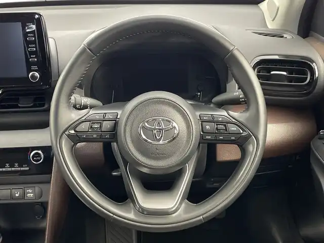 トヨタ ヤリスクロス ハイブリッド Z 新潟県 2020(令2)年 5.1万km ブラックマイカ 純正ナビ/モデリスタエアロ（フロント/サイド/リア）/プリクラッシュセーフティ/レーダークルーズコントロール/レーンキープアシスト/バックモニター/ビルトインETC/ドライブレコーダー/前席シートヒーター/D席パワーシート/ハーフレザーシート/オートライト/オートハイビーム/LEDヘッドライト/前後コーナーセンサー/プッシュスタート/純正フロアマット