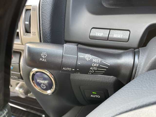 レクサス ＬＳ 600h バージョンL 青森県 2014(平26)年 11万km ブラックオパールマイカ 4WD/純正SDナビ・フルセグTV/CD・DVD・Bluetooth・SD/バックカメラ/セミアニリングレー革シート/前後席エアシート・ヒーター/パワートランク/全ドアイージークローザー/ステアリングヒーター/クルーズコントロール/アダプティブハイビーム/AC100V100W/電動サンシェード/LEDヘッドライト/LEDフォグランプ/社外21インチアルミ