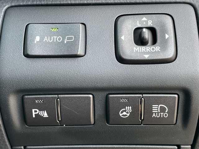 レクサス ＬＳ 600h バージョンL 青森県 2014(平26)年 11万km ブラックオパールマイカ 4WD/純正SDナビ・フルセグTV/CD・DVD・Bluetooth・SD/バックカメラ/セミアニリングレー革シート/前後席エアシート・ヒーター/パワートランク/全ドアイージークローザー/ステアリングヒーター/クルーズコントロール/アダプティブハイビーム/AC100V100W/電動サンシェード/LEDヘッドライト/LEDフォグランプ/社外21インチアルミ