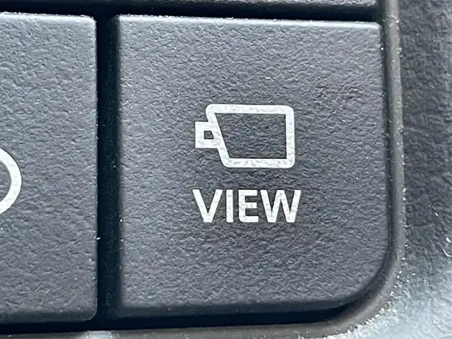 トヨタ クラウン ハイブリッド RS アドバンス 岡山県 2021(令3)年 11.8万km プレシャスホワイトパール 登録時走行距離：117443km/禁煙車/後期モデル/MOP/・白レザーシート/・デジタルインナーミラー/・電動ムーンルーフ/ヘッドアップディスプレイ/純正12.3インチナビ/　(CD/フルセグTV/Bluetooth)/全方位カメラ/クルーズコントロール(追従走行あり)/衝突被害軽減システム（PCS）/車線逸脱警報（LDA）/クリアランスソナー/ブラインドスポットモニター/後退時車両検知警報（RCTA/RCD）/標識認識機能（RSA）/ドライブレコーダー/ビルトインETC2.0/シートヒーター/エアシート/パワーシート/ステアリングヒーター/革巻きステアリング/ステアリングスイッチ/純正LEDヘッドライト/フォグライト/オートライト/プッシュスタート/スマートキー/スペアキー×1/カードキー/パドルシフト/MTモード付きAT/アイドリングストップ/RS専用純正アルミホイール 18インチ/ドアバイザー/ウインカーミラー/電動格納ミラー/オートリトラミラー/純正フロアマット/横滑防止装置/盗難防止装置/取扱説明書/新車時整備手帳（保証書）