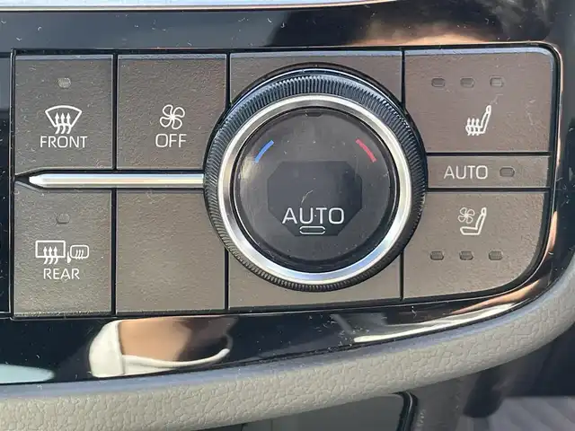 トヨタ クラウン ハイブリッド RS アドバンス 岡山県 2021(令3)年 11.8万km プレシャスホワイトパール 登録時走行距離：117443km/禁煙車/後期モデル/MOP/・白レザーシート/・デジタルインナーミラー/・電動ムーンルーフ/ヘッドアップディスプレイ/純正12.3インチナビ/　(CD/フルセグTV/Bluetooth)/全方位カメラ/クルーズコントロール(追従走行あり)/衝突被害軽減システム（PCS）/車線逸脱警報（LDA）/クリアランスソナー/ブラインドスポットモニター/後退時車両検知警報（RCTA/RCD）/標識認識機能（RSA）/ドライブレコーダー/ビルトインETC2.0/シートヒーター/エアシート/パワーシート/ステアリングヒーター/革巻きステアリング/ステアリングスイッチ/純正LEDヘッドライト/フォグライト/オートライト/プッシュスタート/スマートキー/スペアキー×1/カードキー/パドルシフト/MTモード付きAT/アイドリングストップ/RS専用純正アルミホイール 18インチ/ドアバイザー/ウインカーミラー/電動格納ミラー/オートリトラミラー/純正フロアマット/横滑防止装置/盗難防止装置/取扱説明書/新車時整備手帳（保証書）