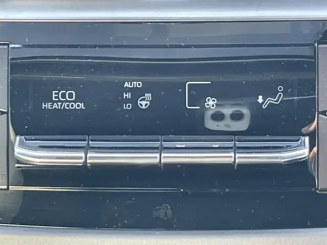 トヨタ クラウン ハイブリッド RS アドバンス 岡山県 2021(令3)年 11.8万km プレシャスホワイトパール 登録時走行距離：117443km/禁煙車/後期モデル/MOP/・白レザーシート/・デジタルインナーミラー/・電動ムーンルーフ/ヘッドアップディスプレイ/純正12.3インチナビ/　(CD/フルセグTV/Bluetooth)/全方位カメラ/クルーズコントロール(追従走行あり)/衝突被害軽減システム（PCS）/車線逸脱警報（LDA）/クリアランスソナー/ブラインドスポットモニター/後退時車両検知警報（RCTA/RCD）/標識認識機能（RSA）/ドライブレコーダー/ビルトインETC2.0/シートヒーター/エアシート/パワーシート/ステアリングヒーター/革巻きステアリング/ステアリングスイッチ/純正LEDヘッドライト/フォグライト/オートライト/プッシュスタート/スマートキー/スペアキー×1/カードキー/パドルシフト/MTモード付きAT/アイドリングストップ/RS専用純正アルミホイール 18インチ/ドアバイザー/ウインカーミラー/電動格納ミラー/オートリトラミラー/純正フロアマット/横滑防止装置/盗難防止装置/取扱説明書/新車時整備手帳（保証書）