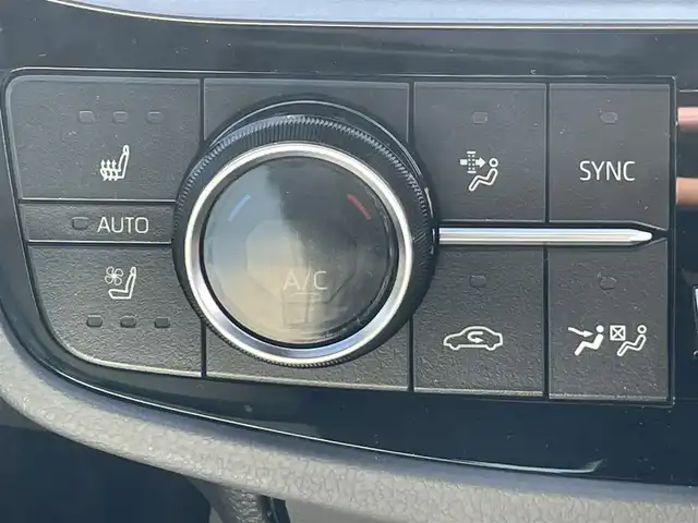 トヨタ クラウン ハイブリッド RS アドバンス 岡山県 2021(令3)年 11.8万km プレシャスホワイトパール 登録時走行距離：117443km/禁煙車/後期モデル/MOP/・白レザーシート/・デジタルインナーミラー/・電動ムーンルーフ/ヘッドアップディスプレイ/純正12.3インチナビ/　(CD/フルセグTV/Bluetooth)/全方位カメラ/クルーズコントロール(追従走行あり)/衝突被害軽減システム（PCS）/車線逸脱警報（LDA）/クリアランスソナー/ブラインドスポットモニター/後退時車両検知警報（RCTA/RCD）/標識認識機能（RSA）/ドライブレコーダー/ビルトインETC2.0/シートヒーター/エアシート/パワーシート/ステアリングヒーター/革巻きステアリング/ステアリングスイッチ/純正LEDヘッドライト/フォグライト/オートライト/プッシュスタート/スマートキー/スペアキー×1/カードキー/パドルシフト/MTモード付きAT/アイドリングストップ/RS専用純正アルミホイール 18インチ/ドアバイザー/ウインカーミラー/電動格納ミラー/オートリトラミラー/純正フロアマット/横滑防止装置/盗難防止装置/取扱説明書/新車時整備手帳（保証書）