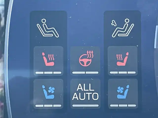 トヨタ クラウン ハイブリッド RS アドバンス 岡山県 2021(令3)年 11.8万km プレシャスホワイトパール 登録時走行距離：117443km/禁煙車/後期モデル/MOP/・白レザーシート/・デジタルインナーミラー/・電動ムーンルーフ/ヘッドアップディスプレイ/純正12.3インチナビ/　(CD/フルセグTV/Bluetooth)/全方位カメラ/クルーズコントロール(追従走行あり)/衝突被害軽減システム（PCS）/車線逸脱警報（LDA）/クリアランスソナー/ブラインドスポットモニター/後退時車両検知警報（RCTA/RCD）/標識認識機能（RSA）/ドライブレコーダー/ビルトインETC2.0/シートヒーター/エアシート/パワーシート/ステアリングヒーター/革巻きステアリング/ステアリングスイッチ/純正LEDヘッドライト/フォグライト/オートライト/プッシュスタート/スマートキー/スペアキー×1/カードキー/パドルシフト/MTモード付きAT/アイドリングストップ/RS専用純正アルミホイール 18インチ/ドアバイザー/ウインカーミラー/電動格納ミラー/オートリトラミラー/純正フロアマット/横滑防止装置/盗難防止装置/取扱説明書/新車時整備手帳（保証書）