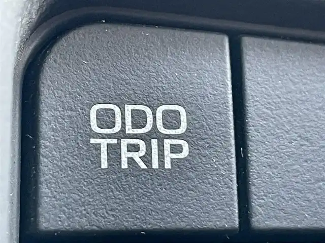 トヨタ クラウン ハイブリッド RS アドバンス 岡山県 2021(令3)年 11.8万km プレシャスホワイトパール 登録時走行距離：117443km/禁煙車/後期モデル/MOP/・白レザーシート/・デジタルインナーミラー/・電動ムーンルーフ/ヘッドアップディスプレイ/純正12.3インチナビ/　(CD/フルセグTV/Bluetooth)/全方位カメラ/クルーズコントロール(追従走行あり)/衝突被害軽減システム（PCS）/車線逸脱警報（LDA）/クリアランスソナー/ブラインドスポットモニター/後退時車両検知警報（RCTA/RCD）/標識認識機能（RSA）/ドライブレコーダー/ビルトインETC2.0/シートヒーター/エアシート/パワーシート/ステアリングヒーター/革巻きステアリング/ステアリングスイッチ/純正LEDヘッドライト/フォグライト/オートライト/プッシュスタート/スマートキー/スペアキー×1/カードキー/パドルシフト/MTモード付きAT/アイドリングストップ/RS専用純正アルミホイール 18インチ/ドアバイザー/ウインカーミラー/電動格納ミラー/オートリトラミラー/純正フロアマット/横滑防止装置/盗難防止装置/取扱説明書/新車時整備手帳（保証書）