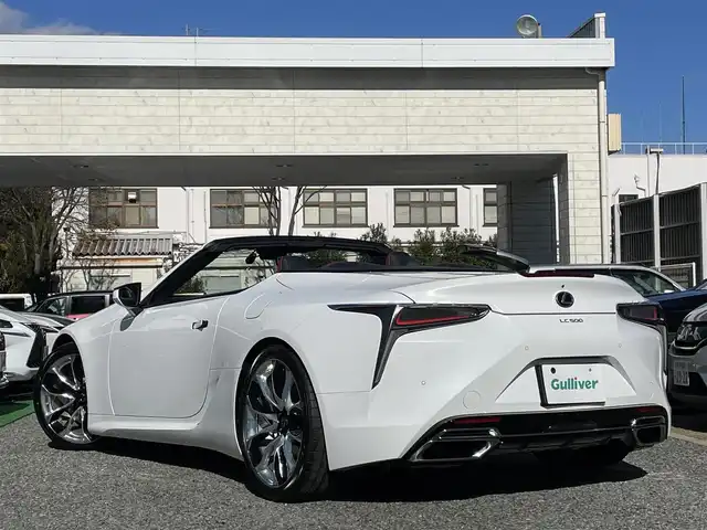 レクサス ＬＣ 500 コンバーチブル 兵庫県 2020(令2)年 4.8万km ホワイトノーヴァガラスフレーク /ワンオーナー//OP 21インチ鍛造AW（ポリッシュ仕上げ/ブラック塗装）//OP カラーヘッドアップディスプレイ//OP マークレビンソンプレミアムサウンド//タイヤ：YOKOHAMA ADAVAN SPORT/ フロント2024年製造　リヤ2023年製造//内装：ダークローズ//KYB（カヤバ）製ダウンサス//ホイールスペーサー//純正ナビ（10.3インチワイドディスプレイ）//地デジ/DVD/BT/USB/AUX/Miracast//ステアリングリモコン（ヒーター付）//バックカメラ//赤本革シート//ヒーター/ベンチレーション/電動/運転席メモリ//ネックヒーター//パドルシフト//ビルトインETC//3眼フルLEDヘッドランプ//純正ドライブレコーダー//カードキー//R3/4/5年レクサス点検記録簿//プリクラッシュセーフティ（PCS）//レーンキープアシスト（LKA）//オートマチックハイビーム（AHB）//レーダークルーズコントロール//ブラインドスポットモニター（BSM）//リヤクロストラフィックアラート（RCTA）//クリアランスソナー//タイヤ空気圧警報（TPWS）