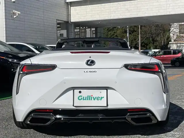レクサス ＬＣ 500 コンバーチブル 兵庫県 2020(令2)年 4.8万km ホワイトノーヴァガラスフレーク /ワンオーナー//OP 21インチ鍛造AW（ポリッシュ仕上げ/ブラック塗装）//OP カラーヘッドアップディスプレイ//OP マークレビンソンプレミアムサウンド//タイヤ：YOKOHAMA ADAVAN SPORT/ フロント2024年製造　リヤ2023年製造//内装：ダークローズ//KYB（カヤバ）製ダウンサス//ホイールスペーサー//純正ナビ（10.3インチワイドディスプレイ）//地デジ/DVD/BT/USB/AUX/Miracast//ステアリングリモコン（ヒーター付）//バックカメラ//赤本革シート//ヒーター/ベンチレーション/電動/運転席メモリ//ネックヒーター//パドルシフト//ビルトインETC//3眼フルLEDヘッドランプ//純正ドライブレコーダー//カードキー//R3/4/5年レクサス点検記録簿//プリクラッシュセーフティ（PCS）//レーンキープアシスト（LKA）//オートマチックハイビーム（AHB）//レーダークルーズコントロール//ブラインドスポットモニター（BSM）//リヤクロストラフィックアラート（RCTA）//クリアランスソナー//タイヤ空気圧警報（TPWS）