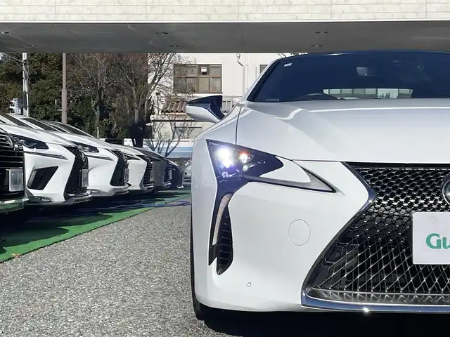 レクサス ＬＣ 500 コンバーチブル 兵庫県 2020(令2)年 4.8万km ホワイトノーヴァガラスフレーク /ワンオーナー//OP 21インチ鍛造AW（ポリッシュ仕上げ/ブラック塗装）//OP カラーヘッドアップディスプレイ//OP マークレビンソンプレミアムサウンド//タイヤ：YOKOHAMA ADAVAN SPORT/ フロント2024年製造　リヤ2023年製造//内装：ダークローズ//KYB（カヤバ）製ダウンサス//ホイールスペーサー//純正ナビ（10.3インチワイドディスプレイ）//地デジ/DVD/BT/USB/AUX/Miracast//ステアリングリモコン（ヒーター付）//バックカメラ//赤本革シート//ヒーター/ベンチレーション/電動/運転席メモリ//ネックヒーター//パドルシフト//ビルトインETC//3眼フルLEDヘッドランプ//純正ドライブレコーダー//カードキー//R3/4/5年レクサス点検記録簿//プリクラッシュセーフティ（PCS）//レーンキープアシスト（LKA）//オートマチックハイビーム（AHB）//レーダークルーズコントロール//ブラインドスポットモニター（BSM）//リヤクロストラフィックアラート（RCTA）//クリアランスソナー//タイヤ空気圧警報（TPWS）