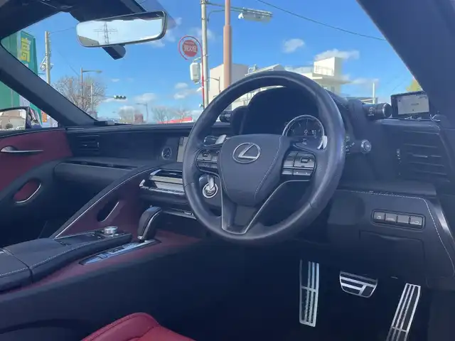 レクサス ＬＣ 500 コンバーチブル 兵庫県 2020(令2)年 4.8万km ホワイトノーヴァガラスフレーク /ワンオーナー//OP 21インチ鍛造AW（ポリッシュ仕上げ/ブラック塗装）//OP カラーヘッドアップディスプレイ//OP マークレビンソンプレミアムサウンド//タイヤ：YOKOHAMA ADAVAN SPORT/ フロント2024年製造　リヤ2023年製造//内装：ダークローズ//KYB（カヤバ）製ダウンサス//ホイールスペーサー//純正ナビ（10.3インチワイドディスプレイ）//地デジ/DVD/BT/USB/AUX/Miracast//ステアリングリモコン（ヒーター付）//バックカメラ//赤本革シート//ヒーター/ベンチレーション/電動/運転席メモリ//ネックヒーター//パドルシフト//ビルトインETC//3眼フルLEDヘッドランプ//純正ドライブレコーダー//カードキー//R3/4/5年レクサス点検記録簿//プリクラッシュセーフティ（PCS）//レーンキープアシスト（LKA）//オートマチックハイビーム（AHB）//レーダークルーズコントロール//ブラインドスポットモニター（BSM）//リヤクロストラフィックアラート（RCTA）//クリアランスソナー//タイヤ空気圧警報（TPWS）