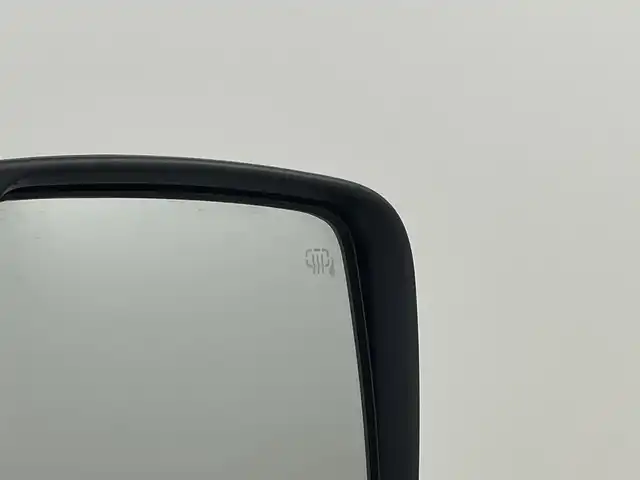 スズキ ジムニー XC 福岡県 2024(令6)年 0.1万km未満 ピュアホワイトP 登録済未使用車　/社外ナビ（フルセグＴＶ）　/ＥＴＣ　/前方ドライブレコーダー　/クルーズコントロール　/コーナーセンサー　/衝突被害軽減ブレーキ　/レーンキープ　/ヒルディセントコントロール　/シートヒーター　/ＬＥＤ